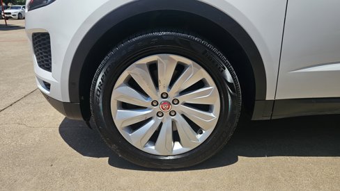 Used 2018 Jaguar E-PACE SE image 13