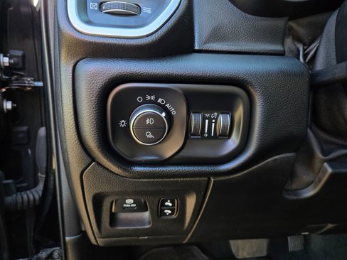 Used 2019 RAM 1500 Big Horn image 12