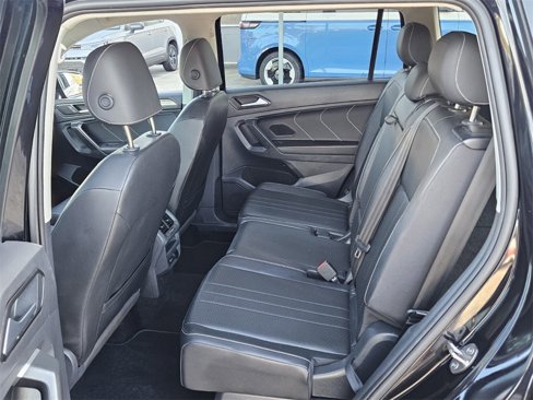 Used 2023 Volkswagen Tiguan SE image 6