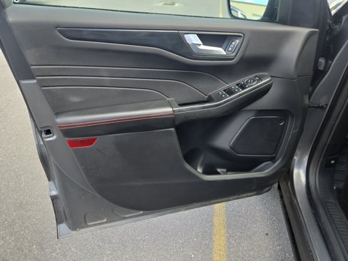 Used 2025 Ford Escape ST-Line Select image 15