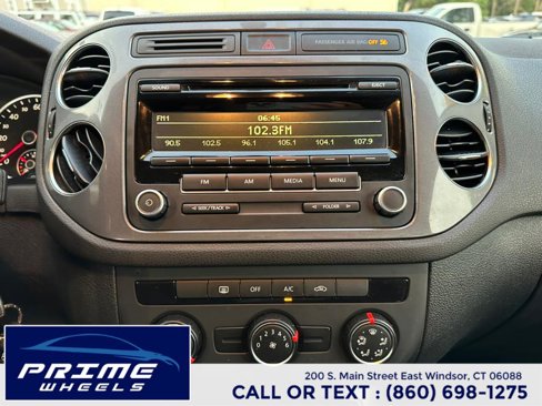 Used 2013 Volkswagen Tiguan S image 23