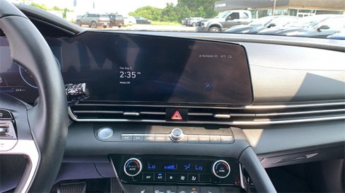 Used 2023 Hyundai Elantra SEL w/ Convenience Package image 15