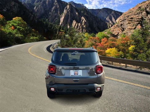 Used 2020 Jeep Renegade Latitude image 4