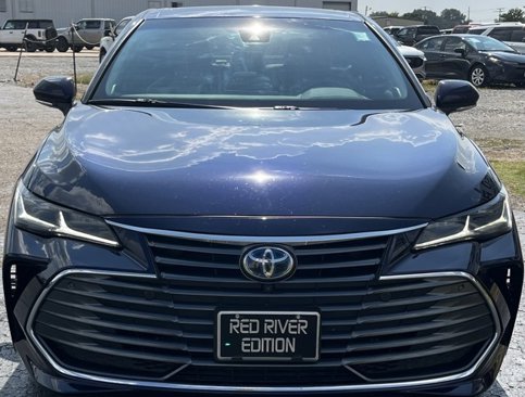 Used 2022 Toyota Avalon Limited image 3