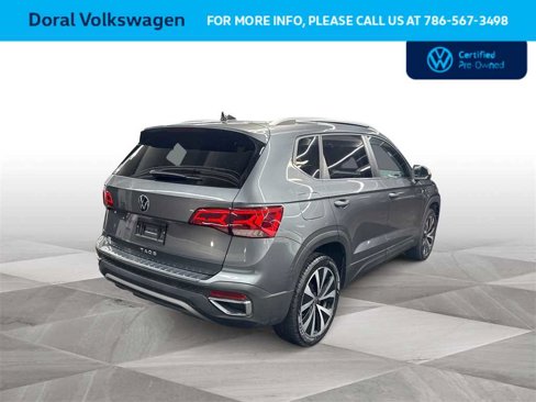 Certified 2022 Volkswagen Taos SE image 8