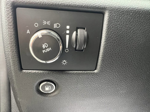 Used 2015 Jeep Grand Cherokee Limited image 22