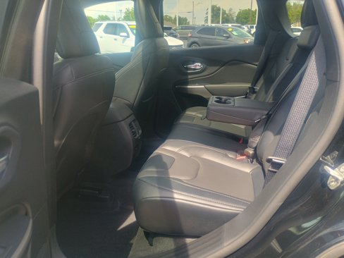 Used 2022 Jeep Cherokee Limited image 16