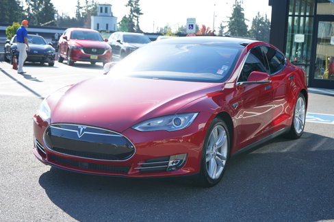 Used 2015 Tesla Model S AWD image 8