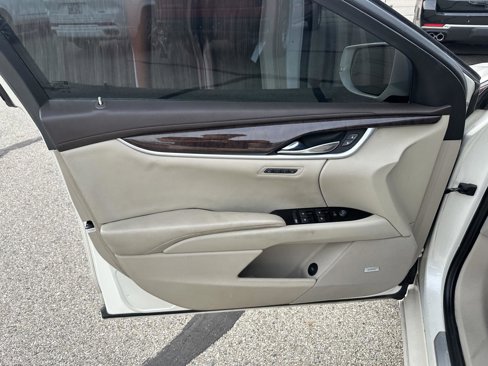 Used 2013 Cadillac XTS Premium image 19