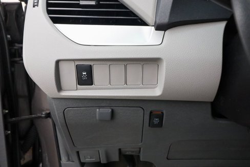 Used 2015 Toyota Sienna LE image 52
