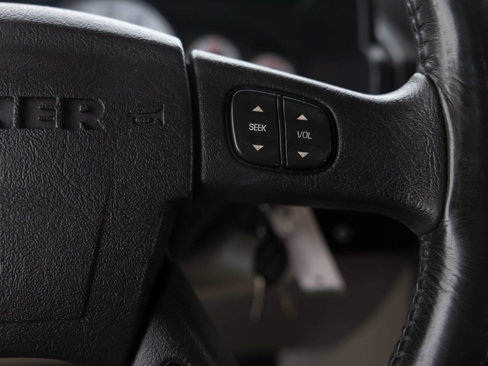 Used 2003 HUMMER H2 w/ Preferred Equipment Group image 37