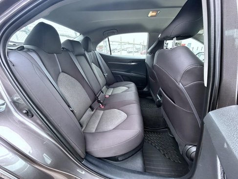 Used 2022 Toyota Camry LE image 19