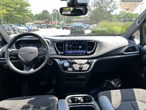 Used 2021 Chrysler Pacifica Touring w/ S Appearance Package image 19