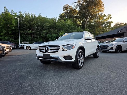 Used 2019 Mercedes-Benz GLC 300 4MATIC w/ Premium Package image 2