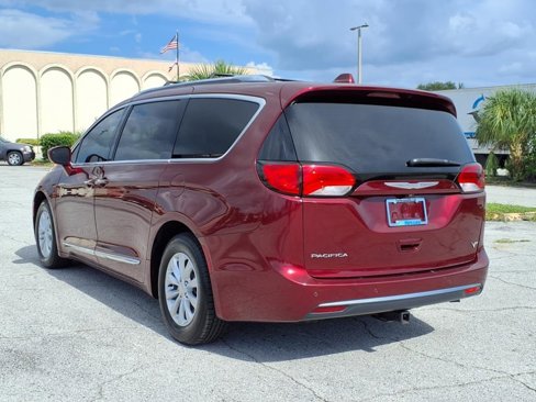 Used 2018 Chrysler Pacifica Touring-L Plus image 5