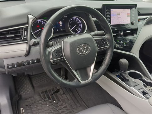 Used 2021 Toyota Camry LE image 14