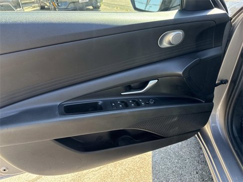 Used 2021 Hyundai Elantra SEL image 14