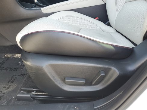 Used 2017 MAZDA MAZDA3 Grand Touring image 13