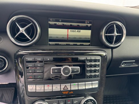 Used 2015 Mercedes-Benz SLK 350 image 11