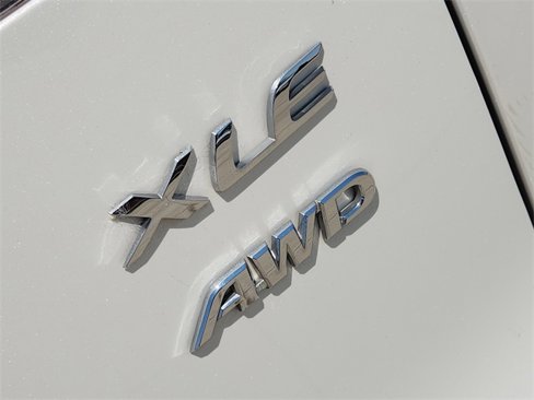 Certified 2023 Toyota Corolla Cross XLE image 12