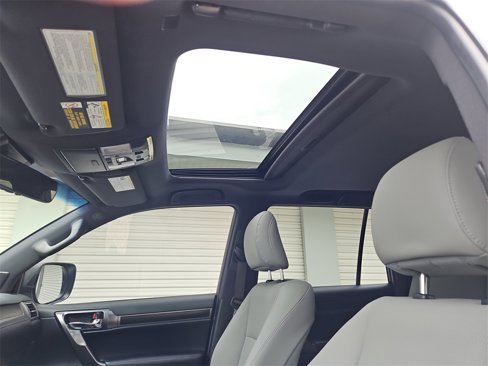 Used 2023 Lexus GX 460 image 16