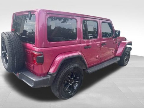 Used 2022 Jeep Wrangler Unlimited Sahara image 3