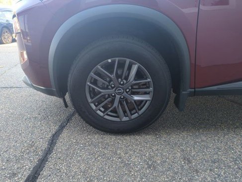 Used 2023 Nissan Rogue S image 32