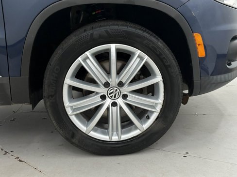 Used 2016 Volkswagen Tiguan S image 32