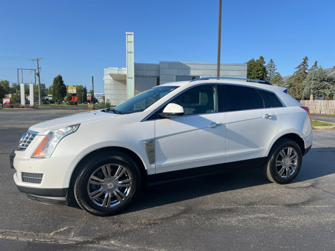 Used 2015 Cadillac SRX Luxury image 2