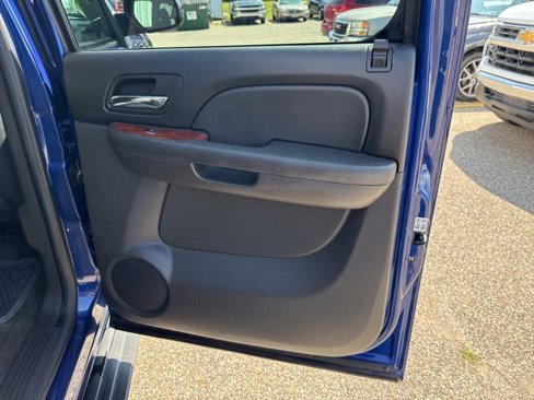 Used 2013 Chevrolet Avalanche LS image 30