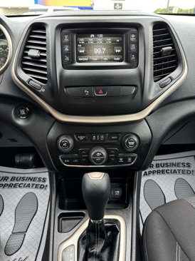 Used 2015 Jeep Cherokee Latitude w/ Comfort/Convenience Group image 15