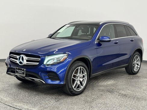 Used 2017 Mercedes-Benz GLC 300 4MATIC image 3