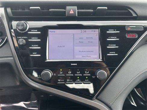 Used 2020 Toyota Camry LE image 20