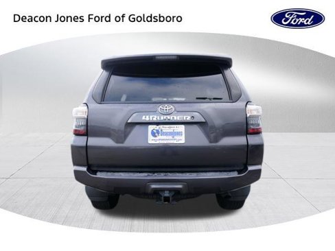 Used 2018 Toyota 4Runner 4WD image 4