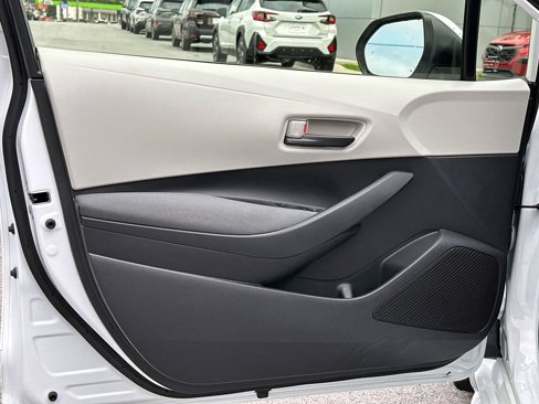 Used 2022 Toyota Corolla LE image 19