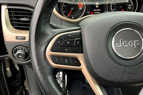 Used 2017 Jeep Cherokee Latitude image 15