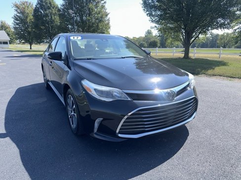 Used 2017 Toyota Avalon XLE image 16