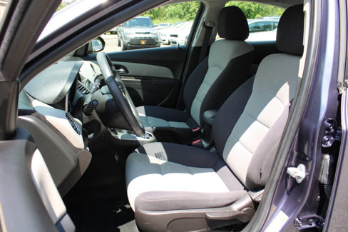 Used 2013 Chevrolet Cruze LS image 23