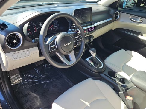 Used 2023 Kia Forte LXS image 11