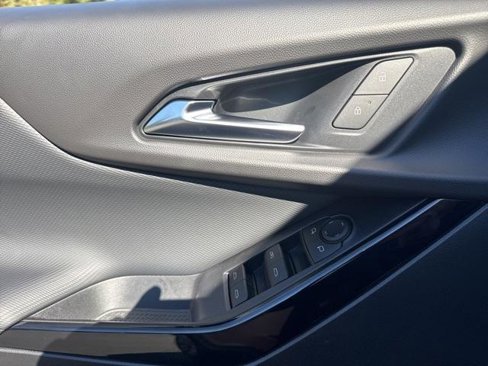 New 2026 Chevrolet Equinox LT w/ Convenience Package II image 23