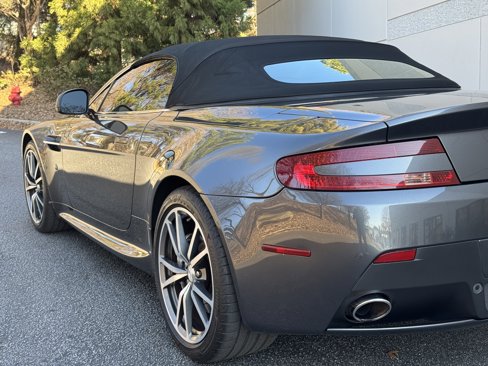 Used 2013 Aston Martin V8 Vantage Roadster image 16