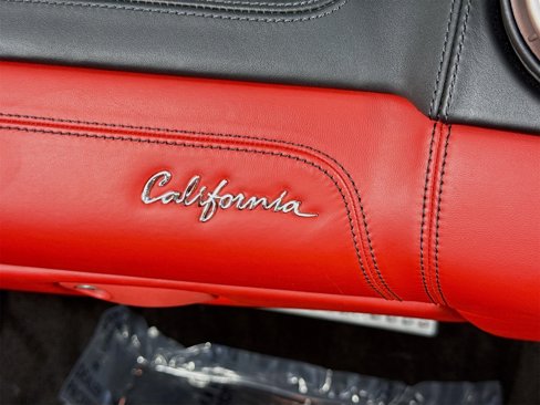 Certified 2014 Ferrari California image 28