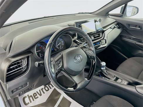 Used 2018 Toyota C-HR XLE image 9