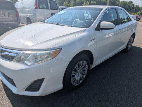 Used 2013 Toyota Camry LE image 2