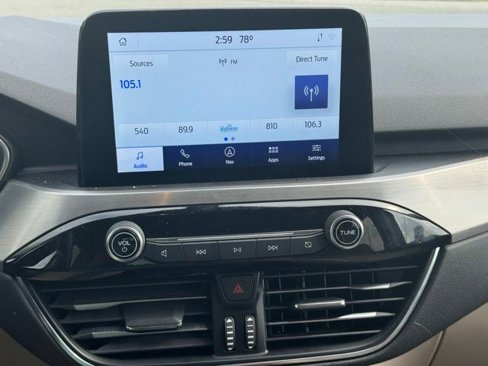 Used 2021 Ford Escape Titanium image 4
