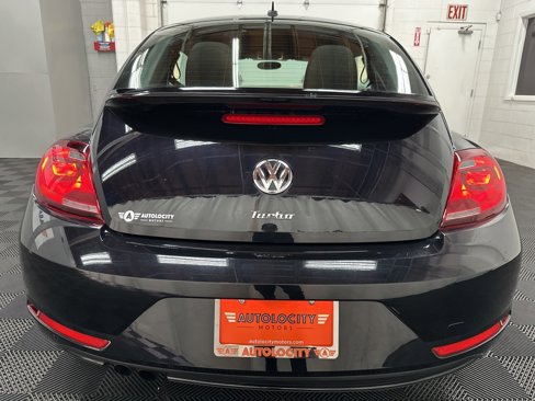 Used 2018 Volkswagen Beetle 2.0T S image 9
