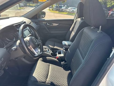 Used 2019 Nissan Rogue SV image 9