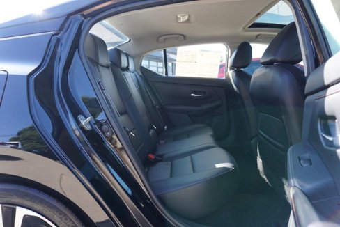Used 2020 Nissan Sentra SR w/ Premium Package image 26