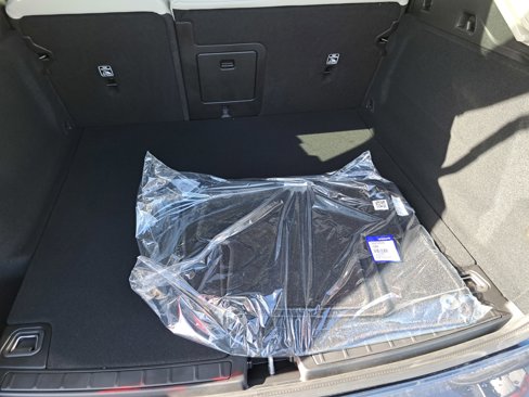 New 2025 Volvo XC60 B5 Core w/ Climate Package image 8