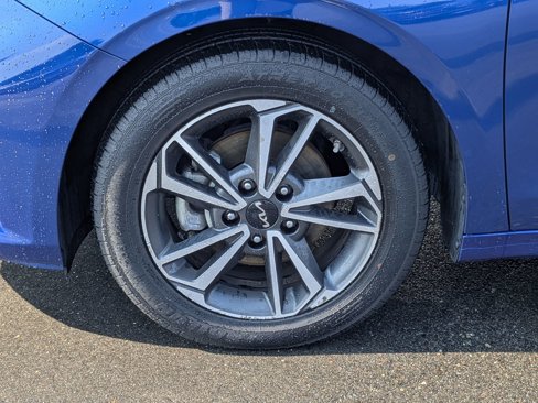 Used 2023 Kia Forte LXS image 9